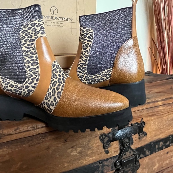 Unity in Diversity Camo Animal Print Combo Bootie Sz 39 New With Box - Picture 11 of 12